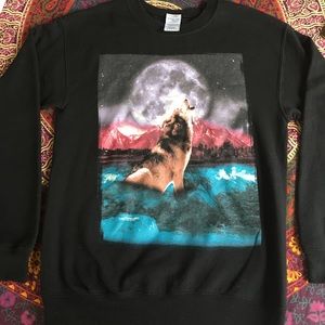 Howling wolf sweatshirt